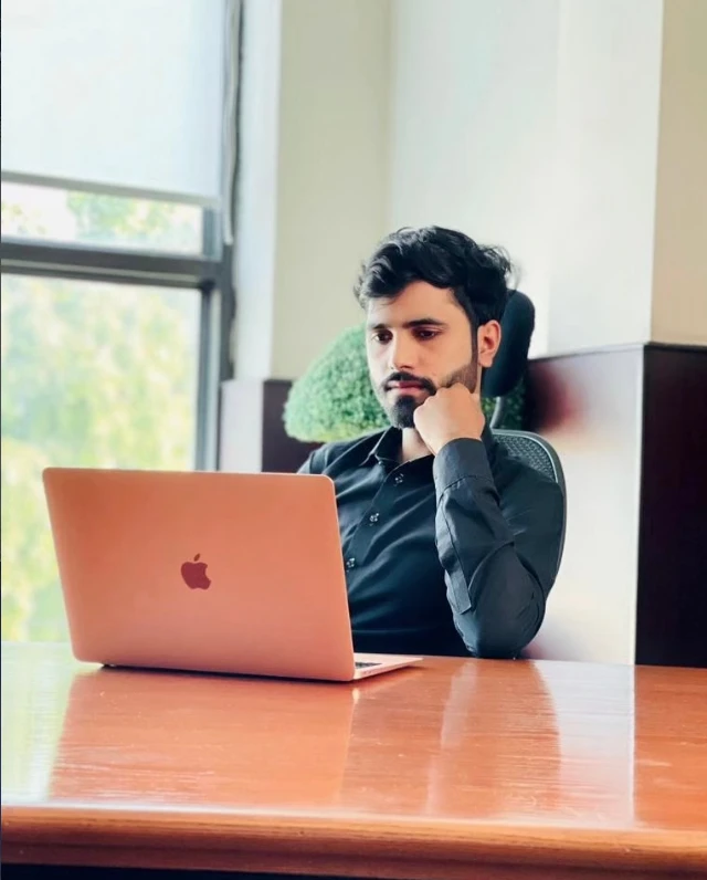 Rabeel Rana working on campaign reports